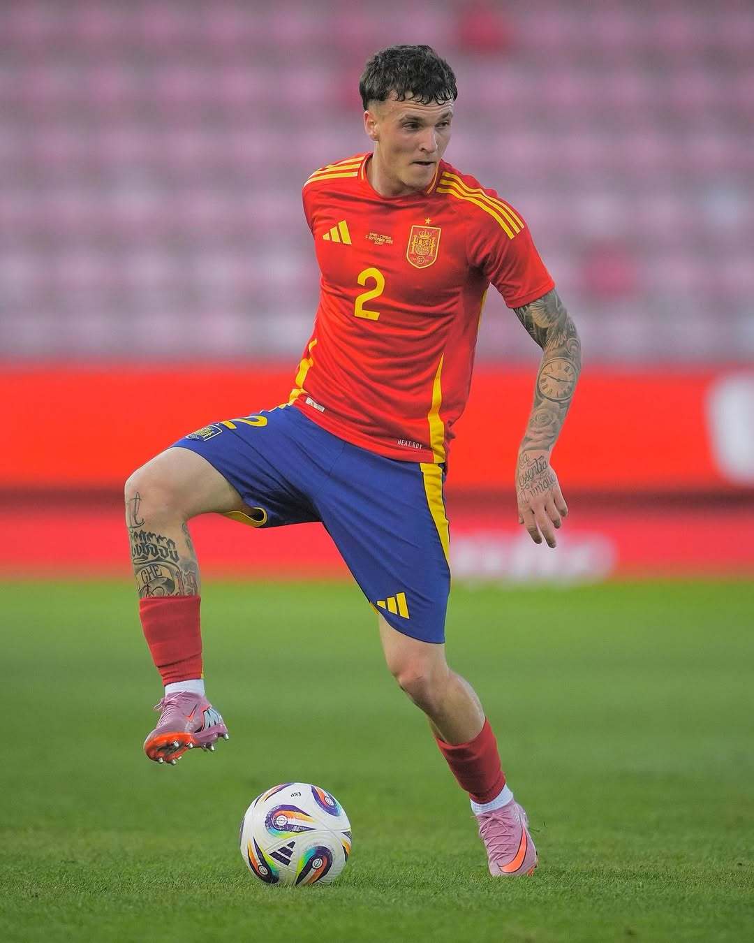 青训新秀崭露头角:皇马梅开二度领跑射手榜的简单介绍 青训新秀崭露头角:皇马梅开二度领跑射手榜的简单介绍